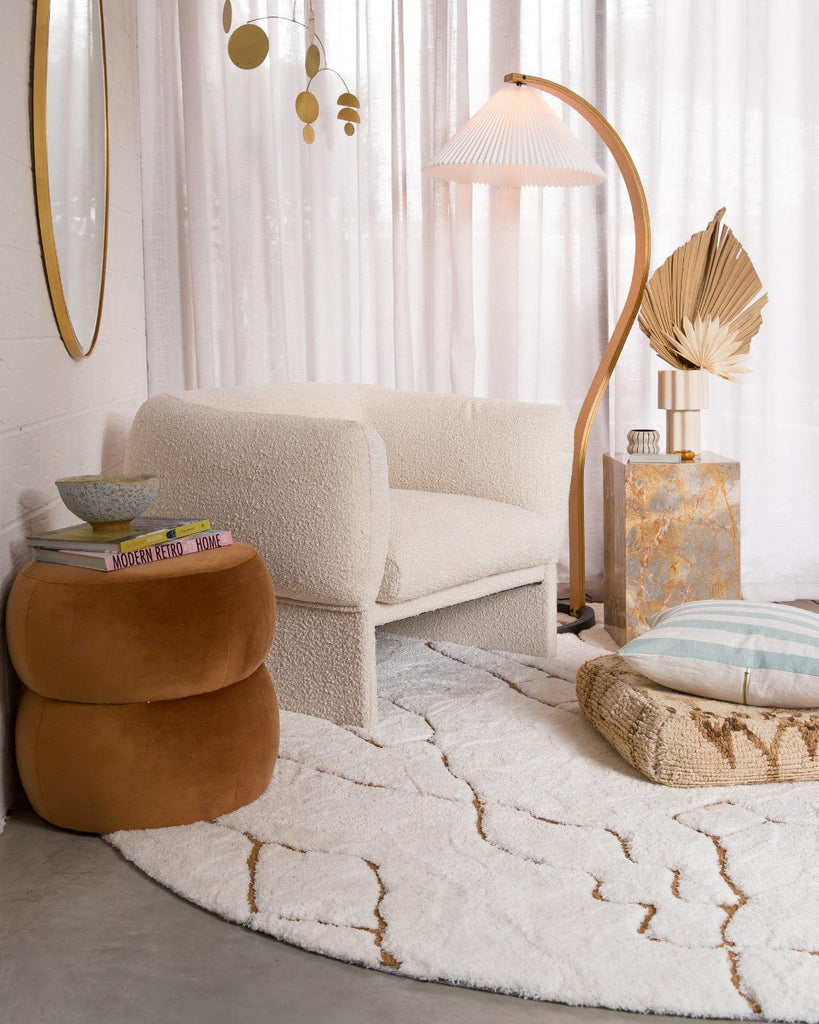 Alayna Cream and Gold Tribal Round Shag Rug