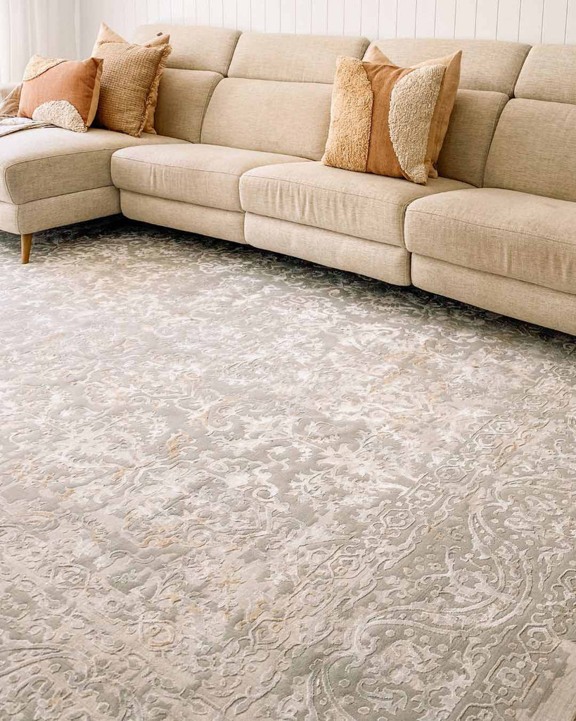 Aylin Cream Ivory And Grey Traditional Floral Rug