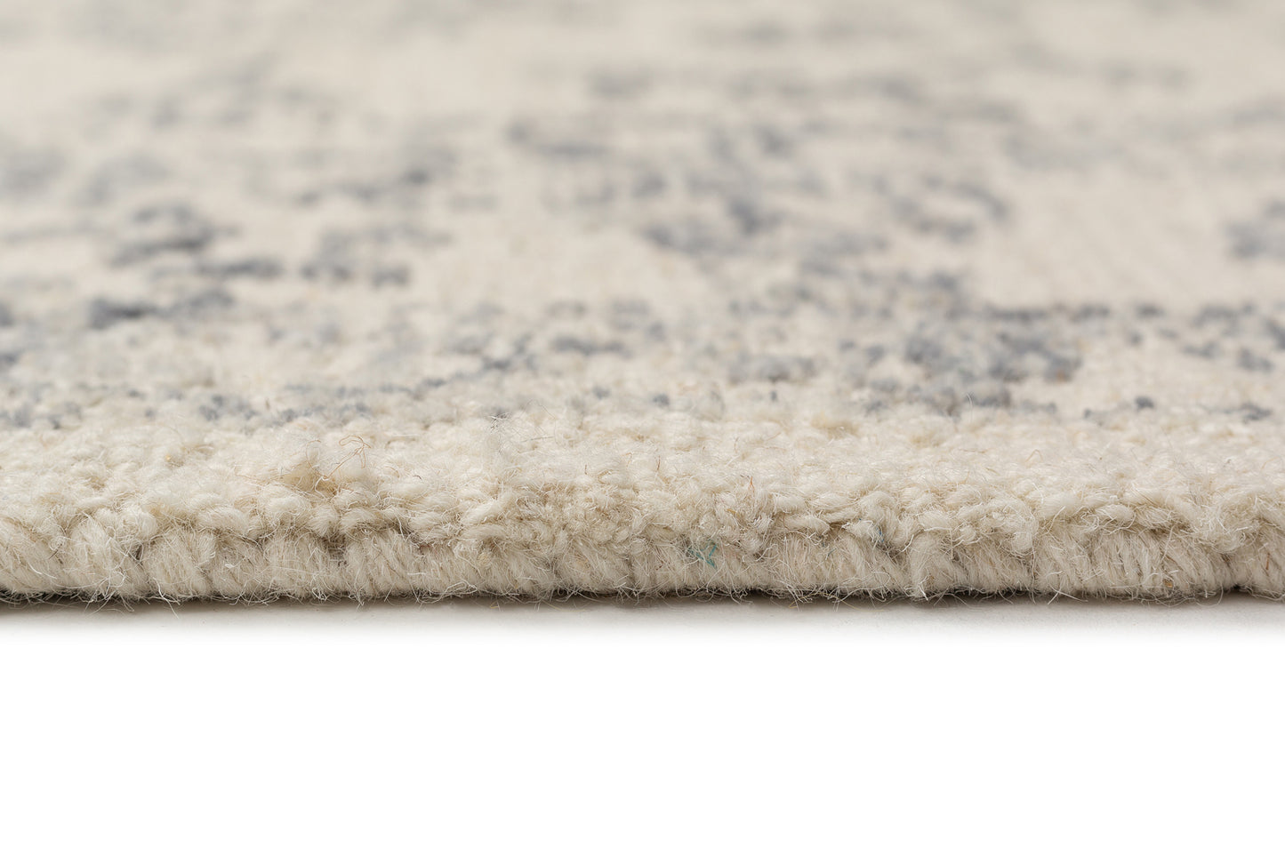 Capella Ivory Grey Medallion Tufted Wool Rug