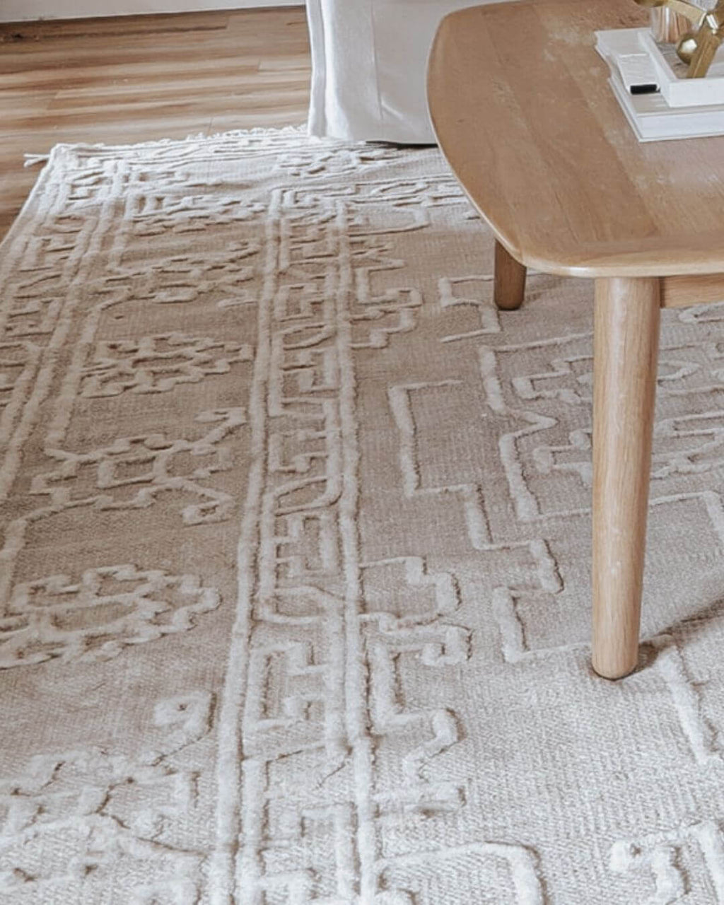 Jacklyn Ivory Distressed Rug