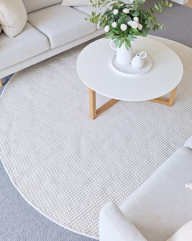 Larvic Ivory Chunky Wool Round Rug