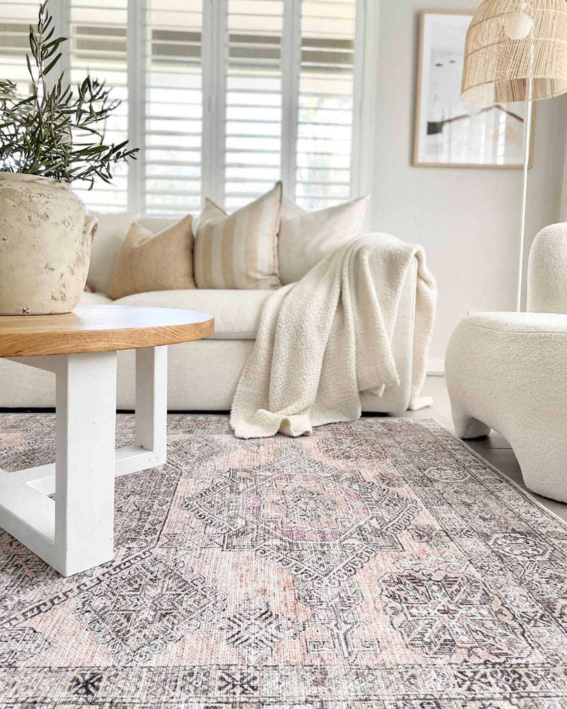 Mindi Grey and Pink Traditional Distressed Washable Rug