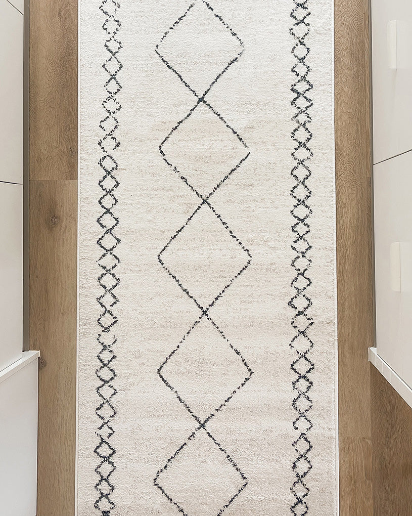 Tamira Grey and Ivory Diamond Tribal Runner Rug