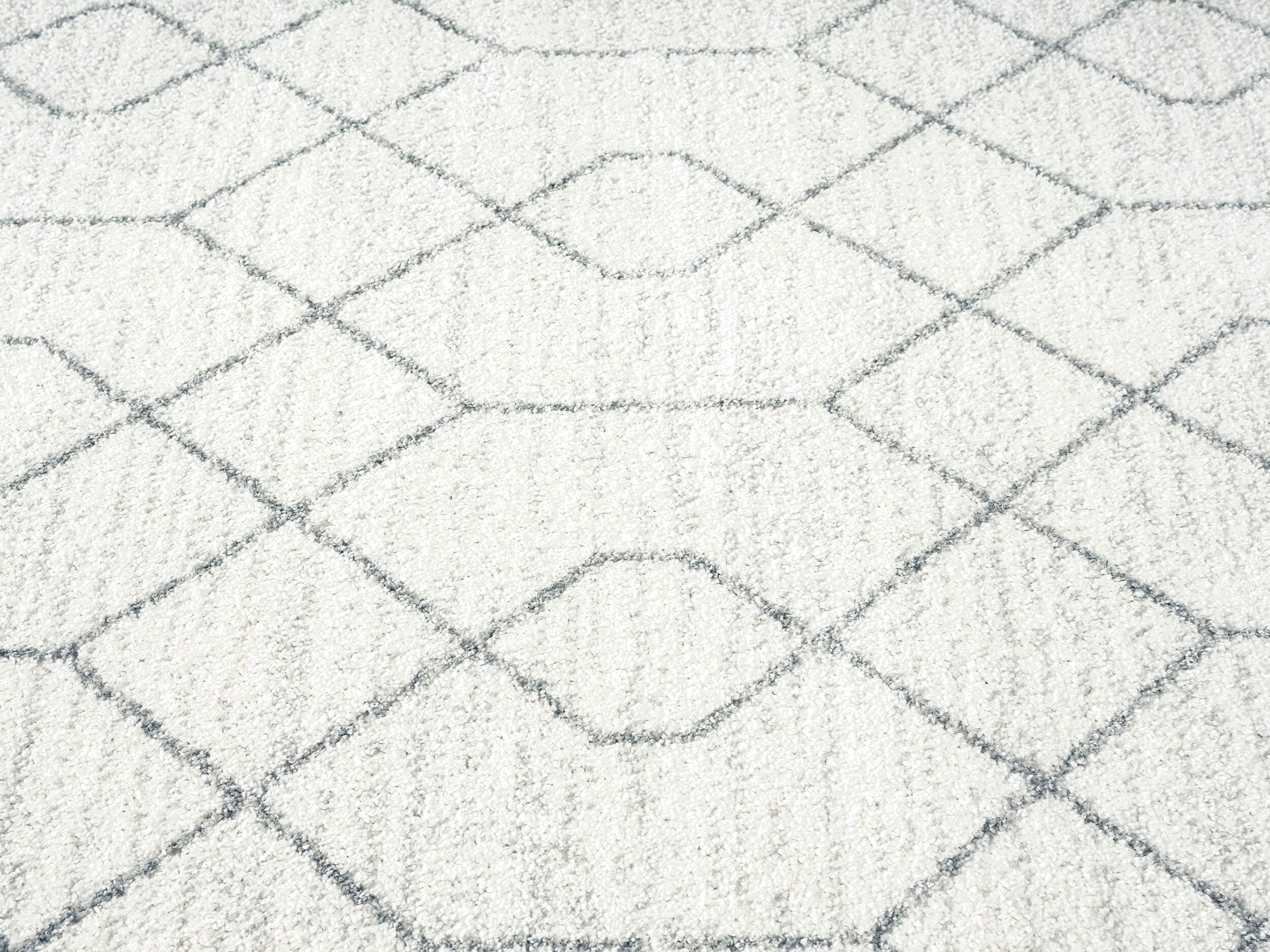 Neda Grey and Ivory Diamond Pattern Rug