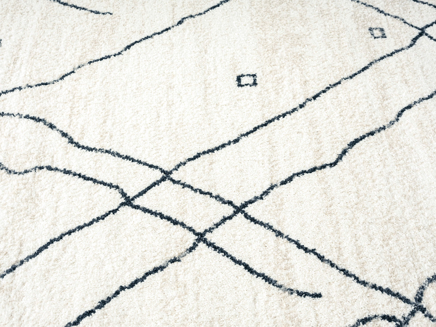 Taryn Grey and Ivory Abstract Tribal Rug