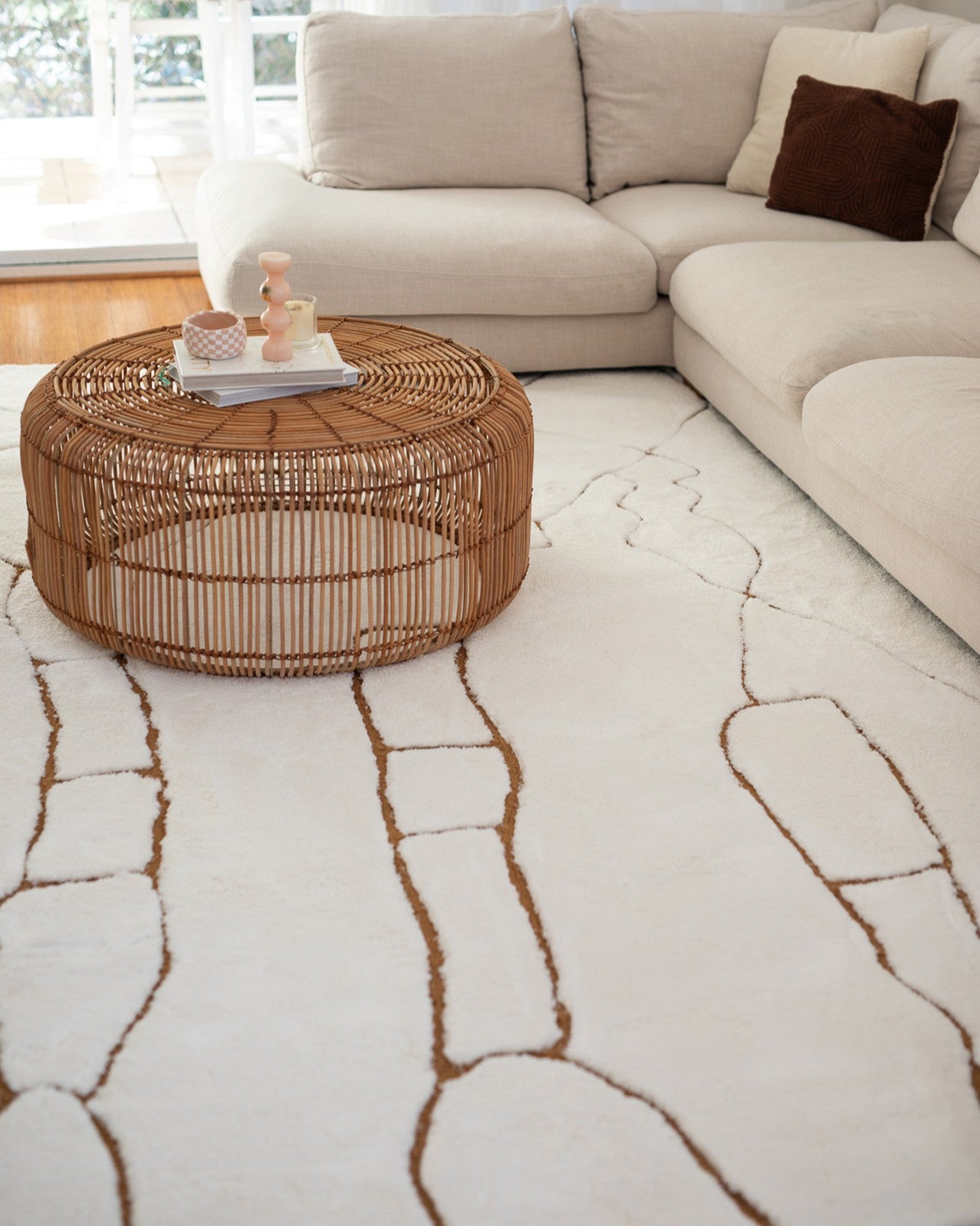 Alayna Cream and Gold Tribal Shag Rug