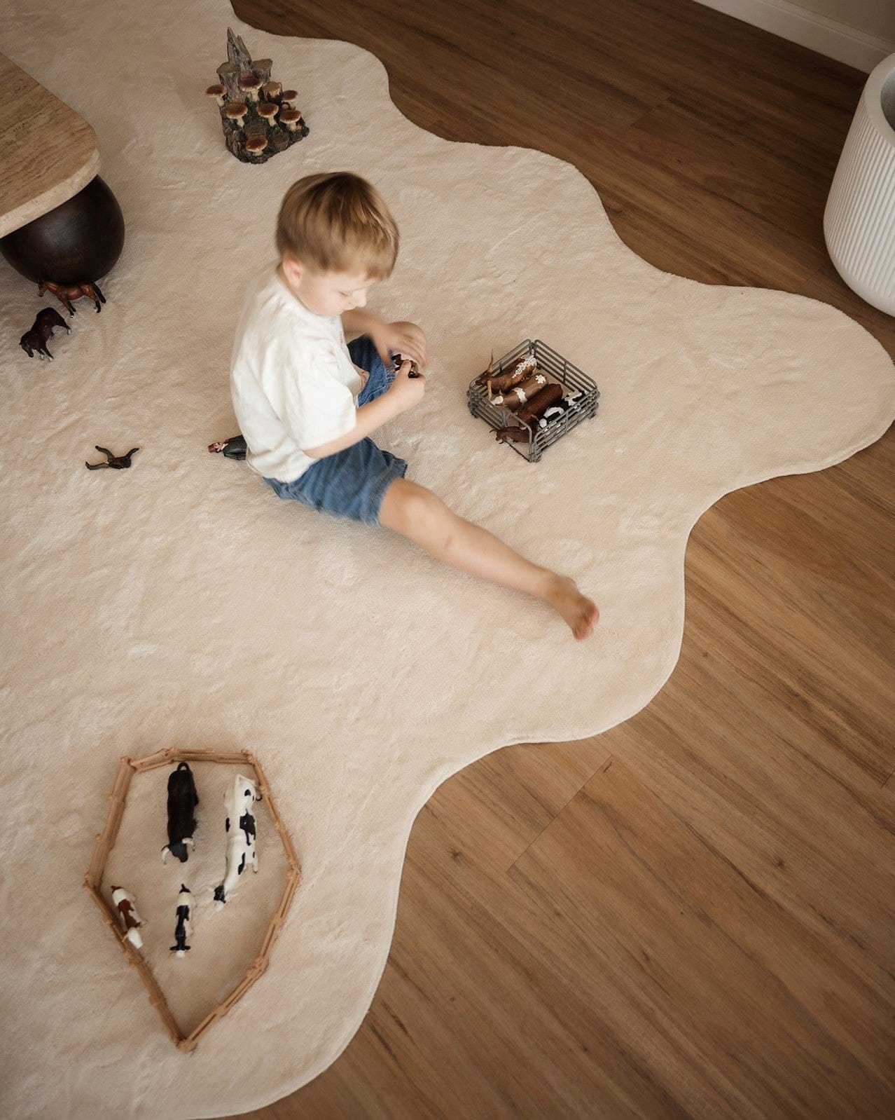 Allen Neutral Scallop Washable Rug