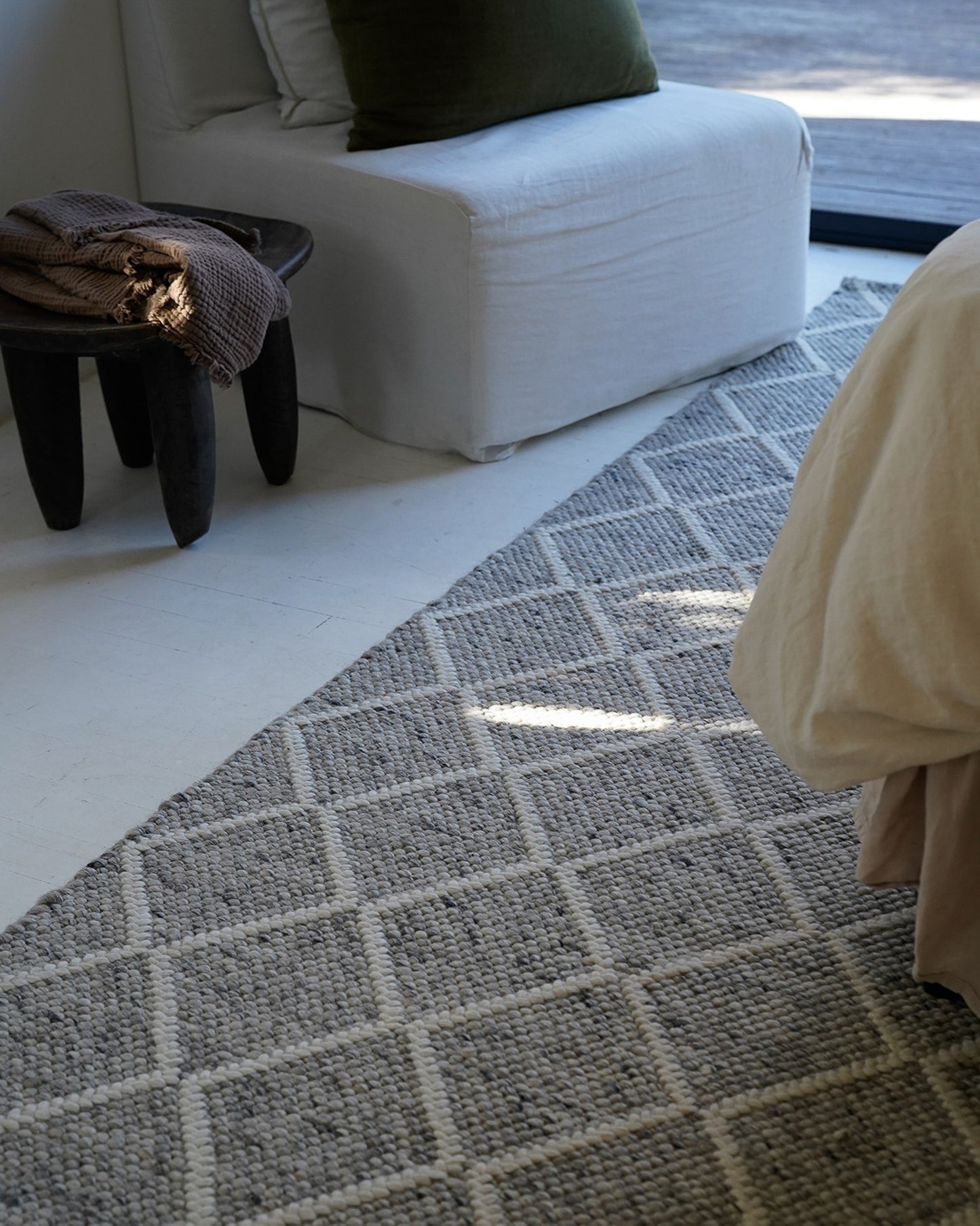 Anja Grey and Ivory Lattice Wool Rug