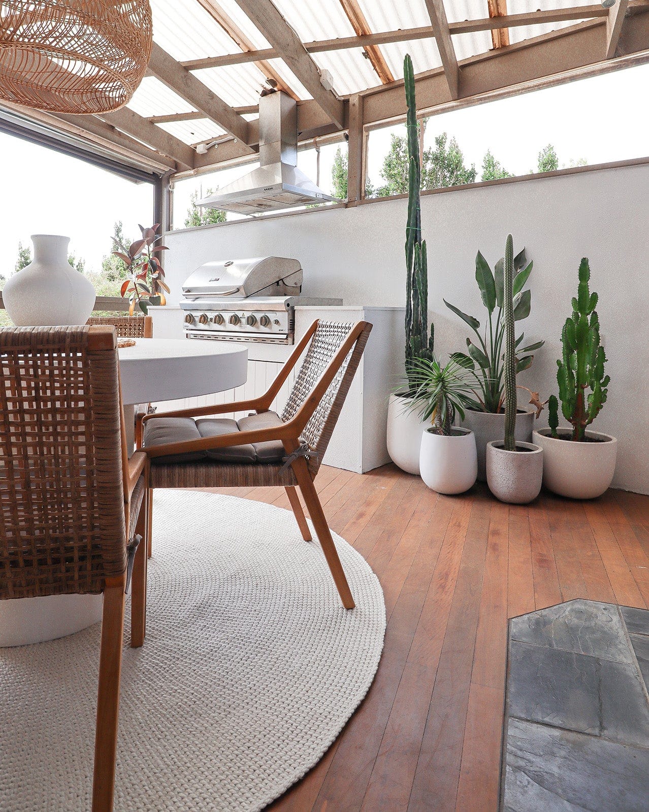 Arlenis Ivory Crochet Indoor Outdoor Round Rug