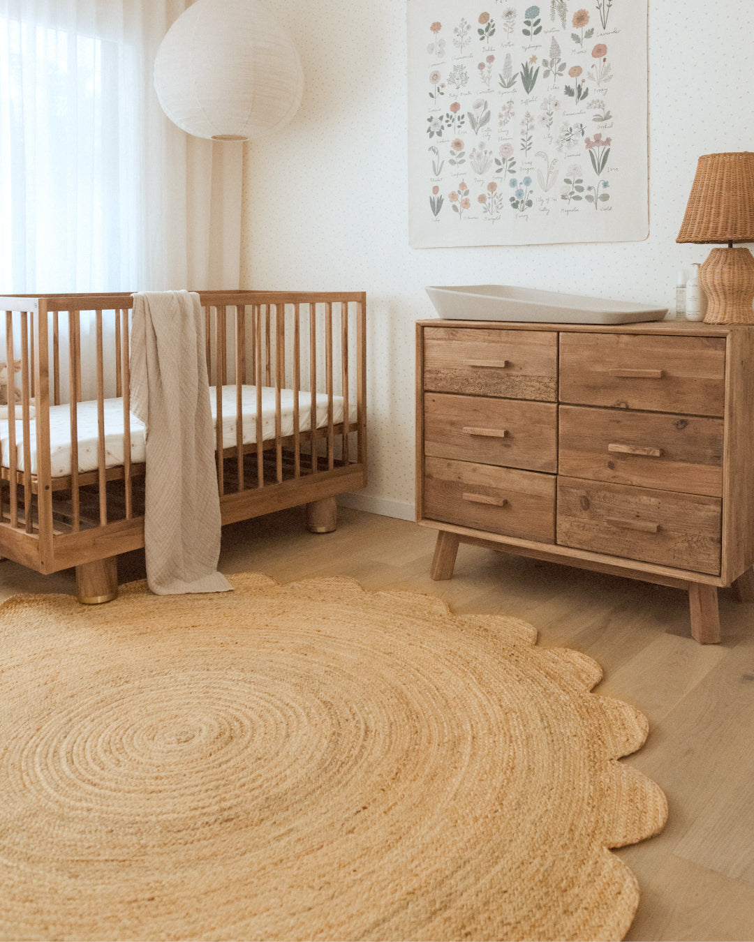 Celeste Natural Brown Scalloped Jute Round Rug