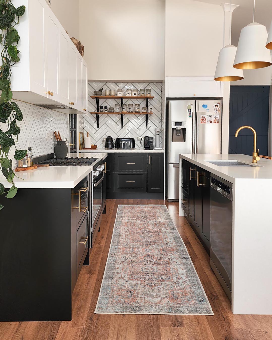 Ceren Orange and Blue Traditional Distressed Washable Runner Rug