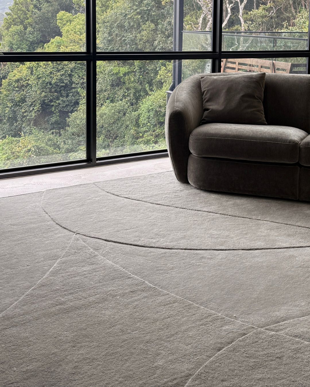 Colandria Seagrass Carved Wool Rug