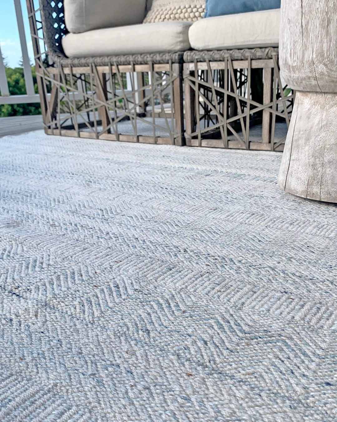 Daisy Cream and Blue Indoor Outdoor P.E.T Rug