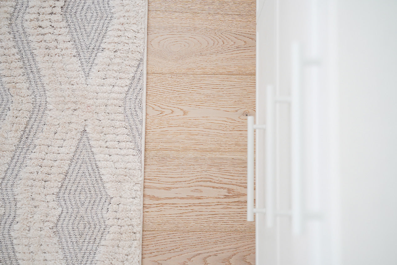 Dayna Ivory and Grey Textured Diamond Tribal Runner Rug