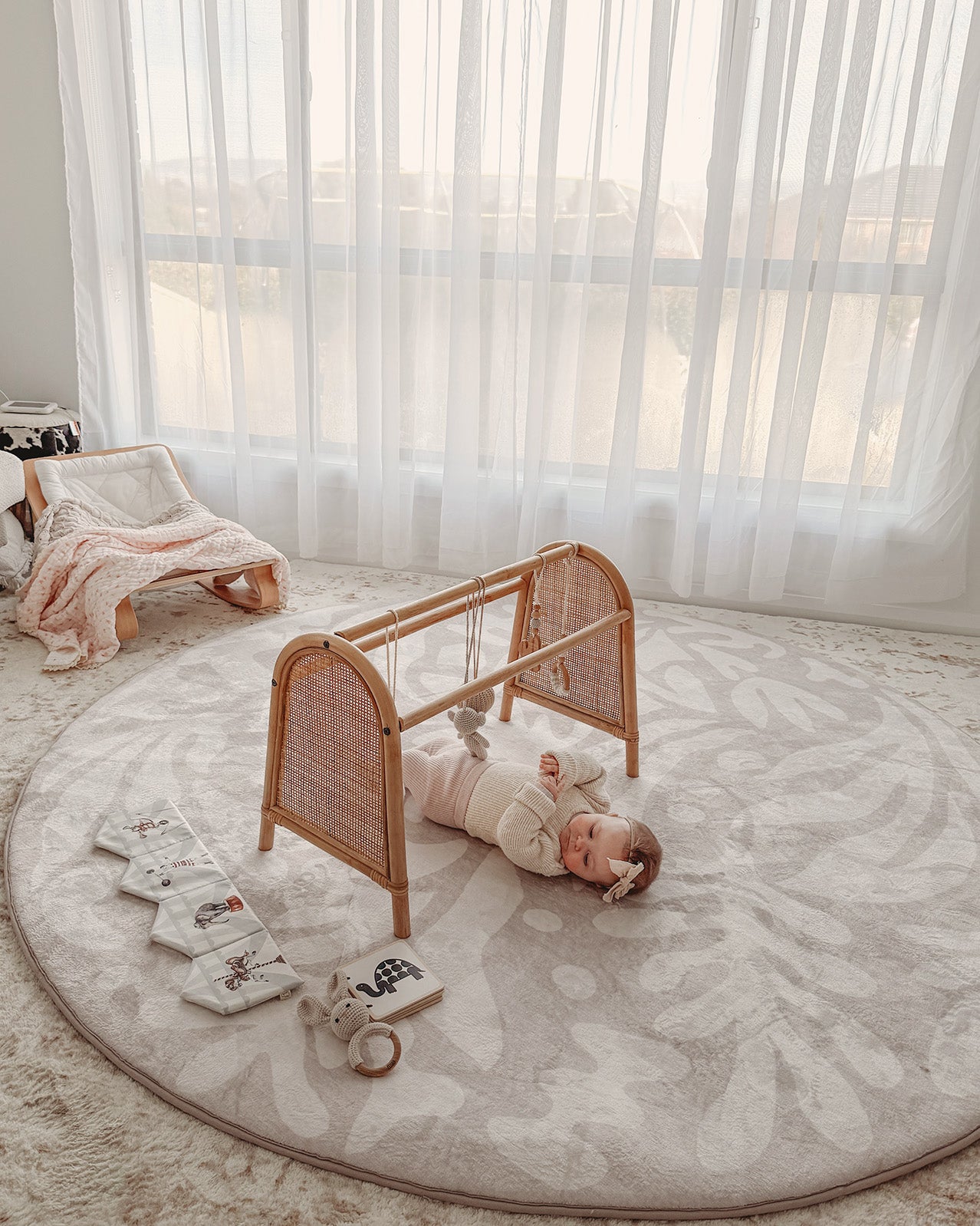 Didi Grey Cream Leaves Rollie Pollie Round Playmat