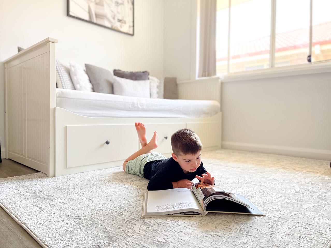 Ellery Grey Ivory Distressed Floral Rug