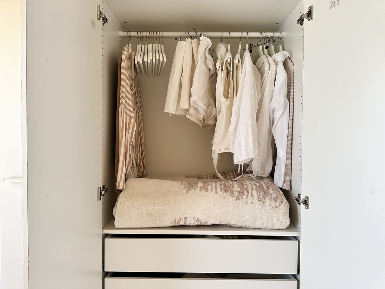 Florrie Beige Abstract Pattern Washable Rug