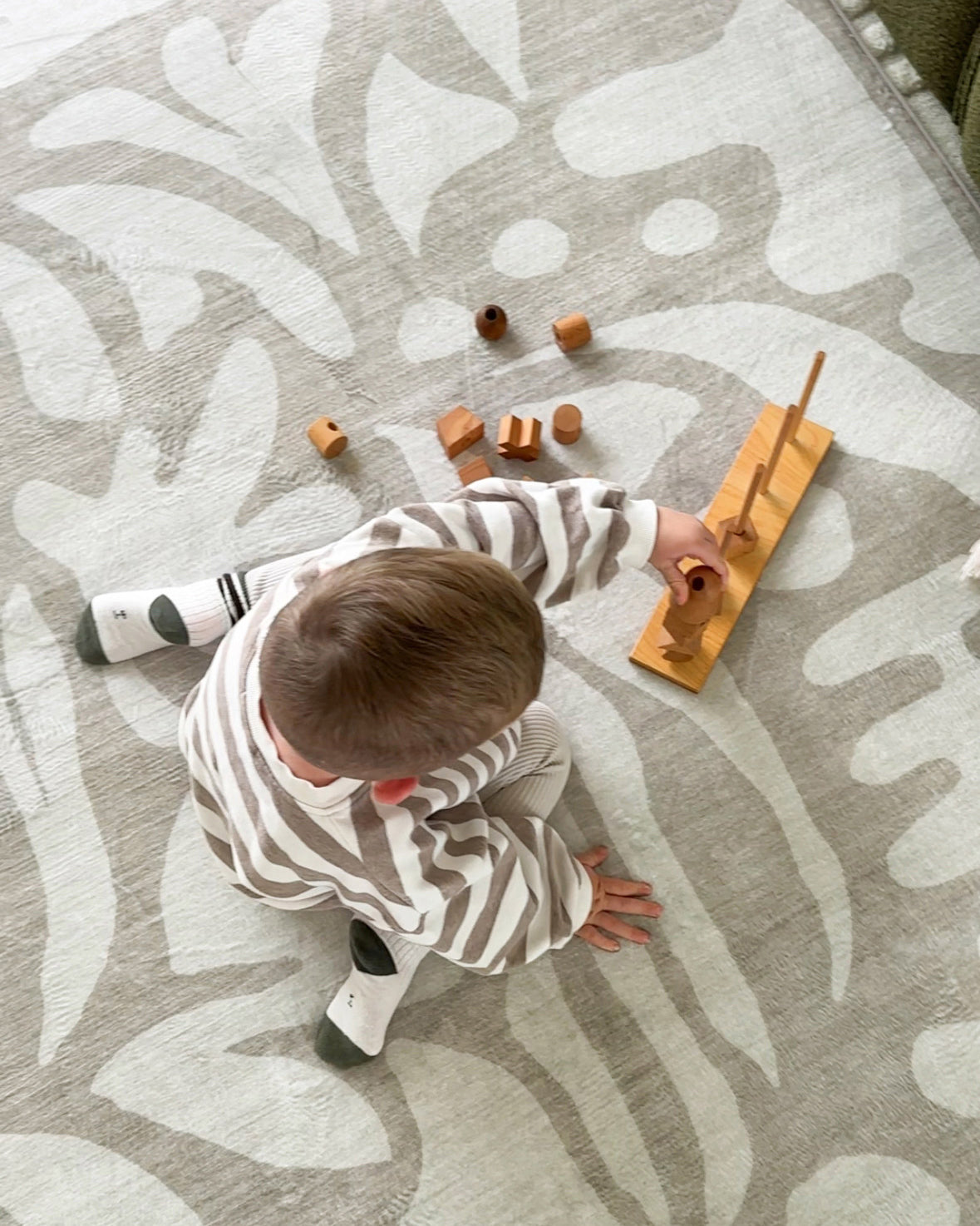 Gerda Green Grey Leaves Rollie Pollie Playmat