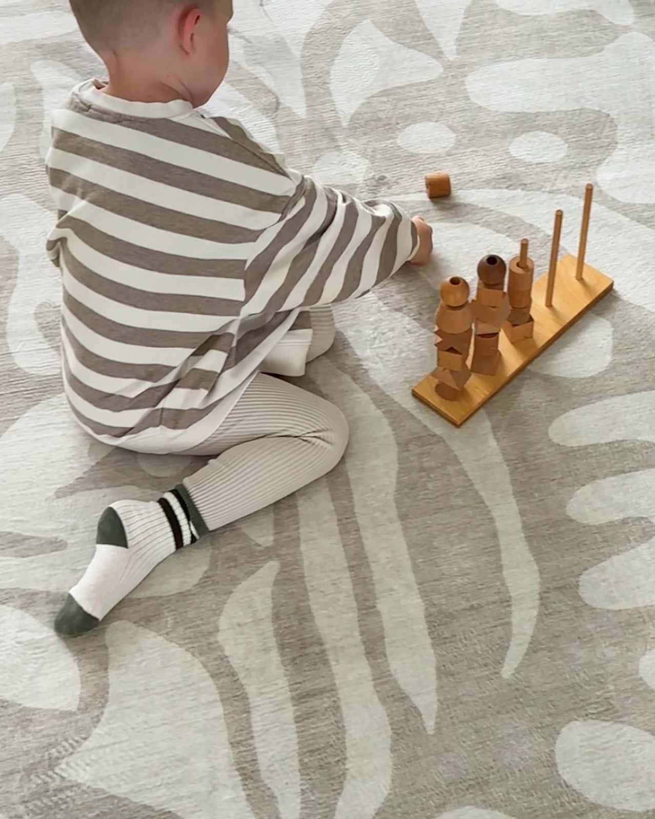 Gerda Green Grey Leaves Rollie Pollie Round Playmat