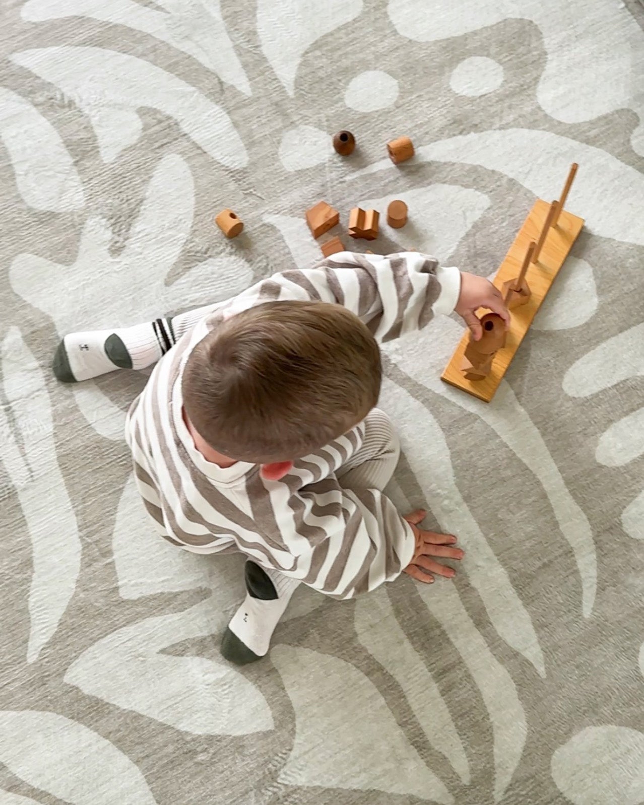 Gerda Green Grey Leaves Rollie Pollie Round Playmat