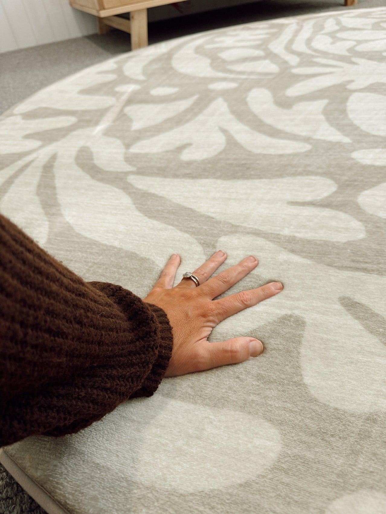 Gerda Green Grey Leaves Rollie Pollie Round Playmat