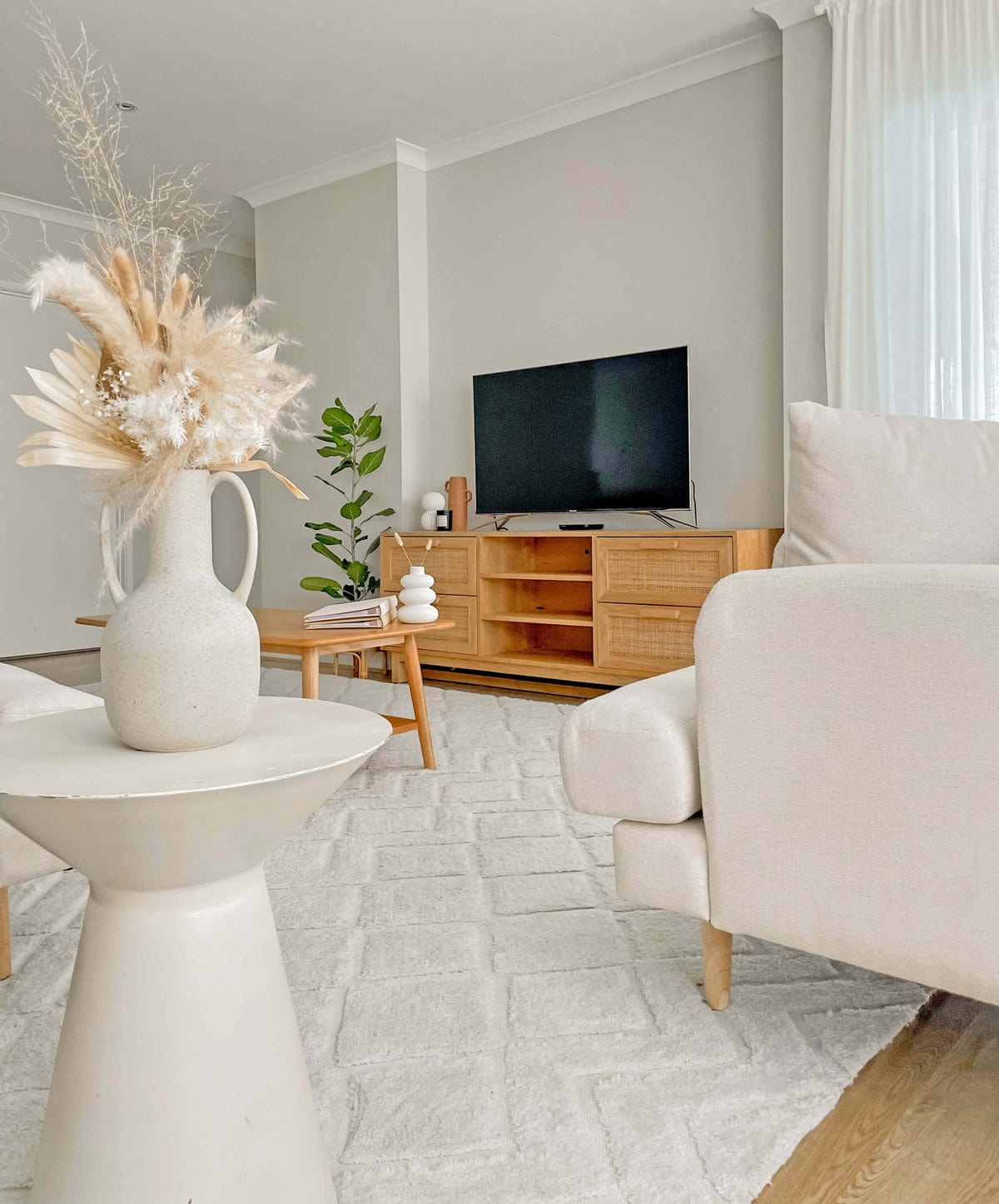 Gia Ivory Diamond Tribal P.E.T Shag Rug