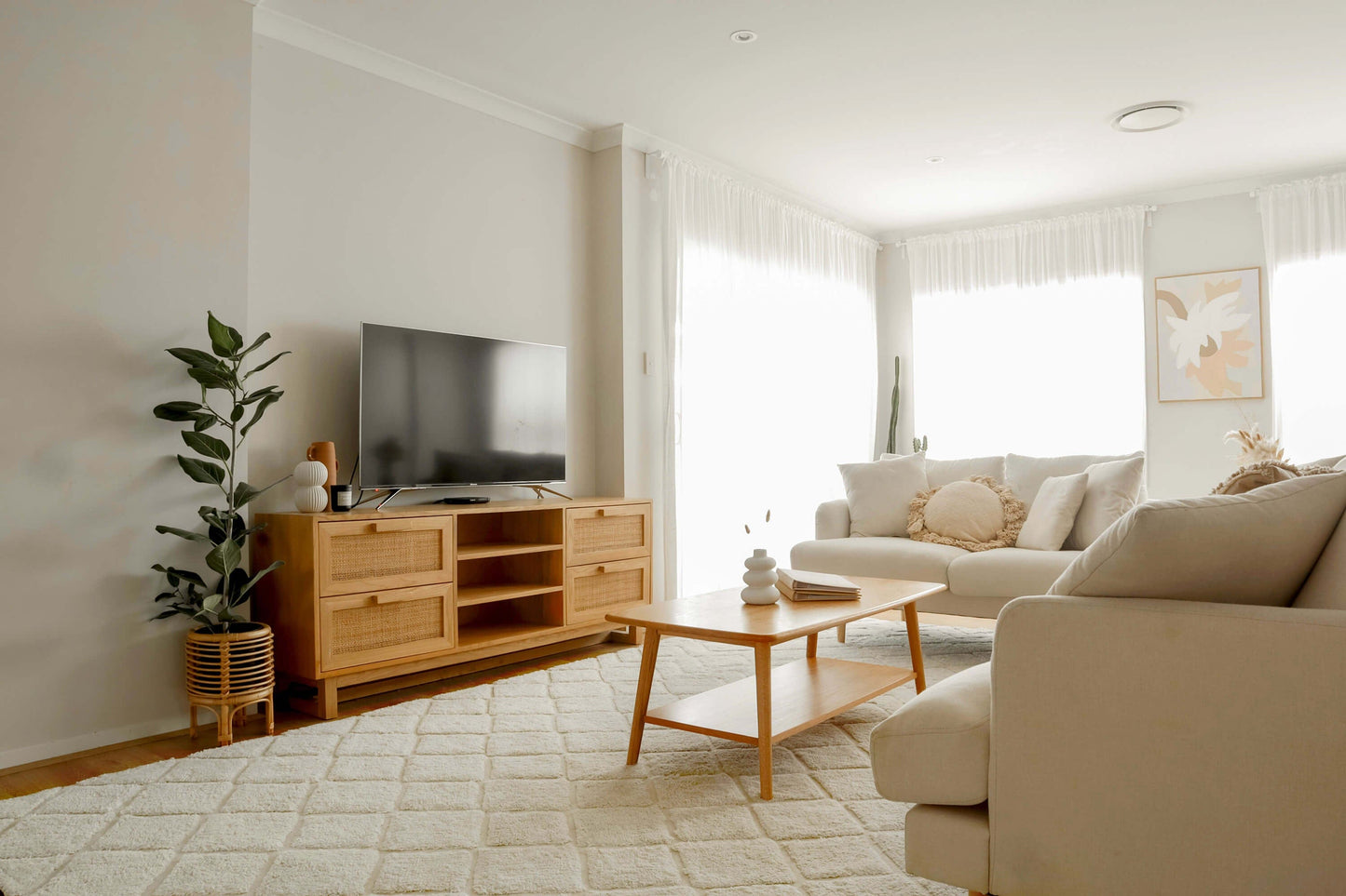 Gia Ivory Diamond Tribal P.E.T Shag Rug