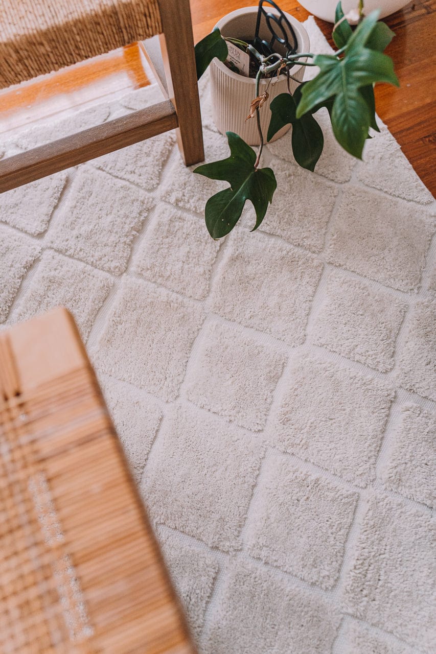 Gia Ivory Diamond Tribal P.E.T Shag Rug