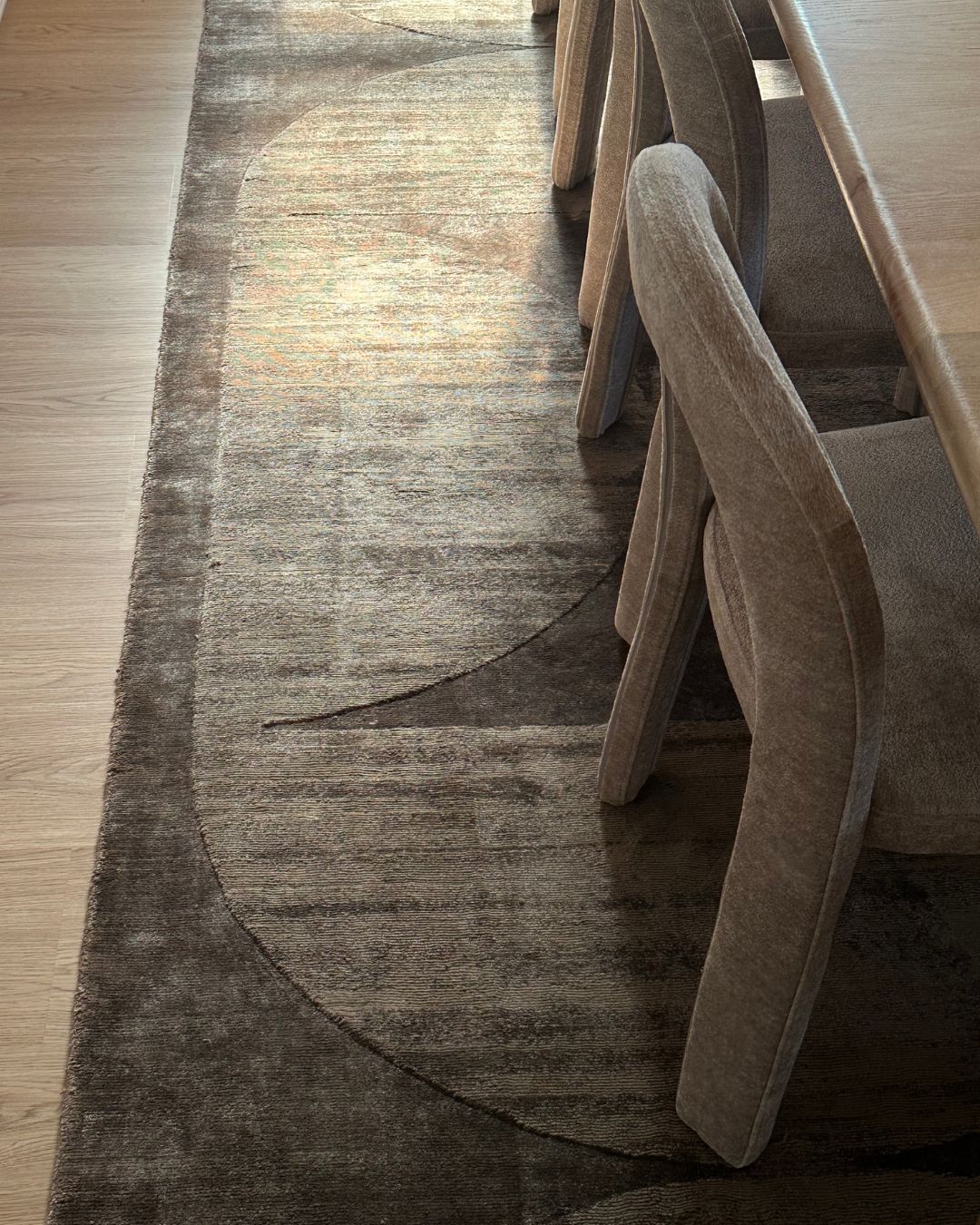 Gowana Brown Hourglass Viscose Rug