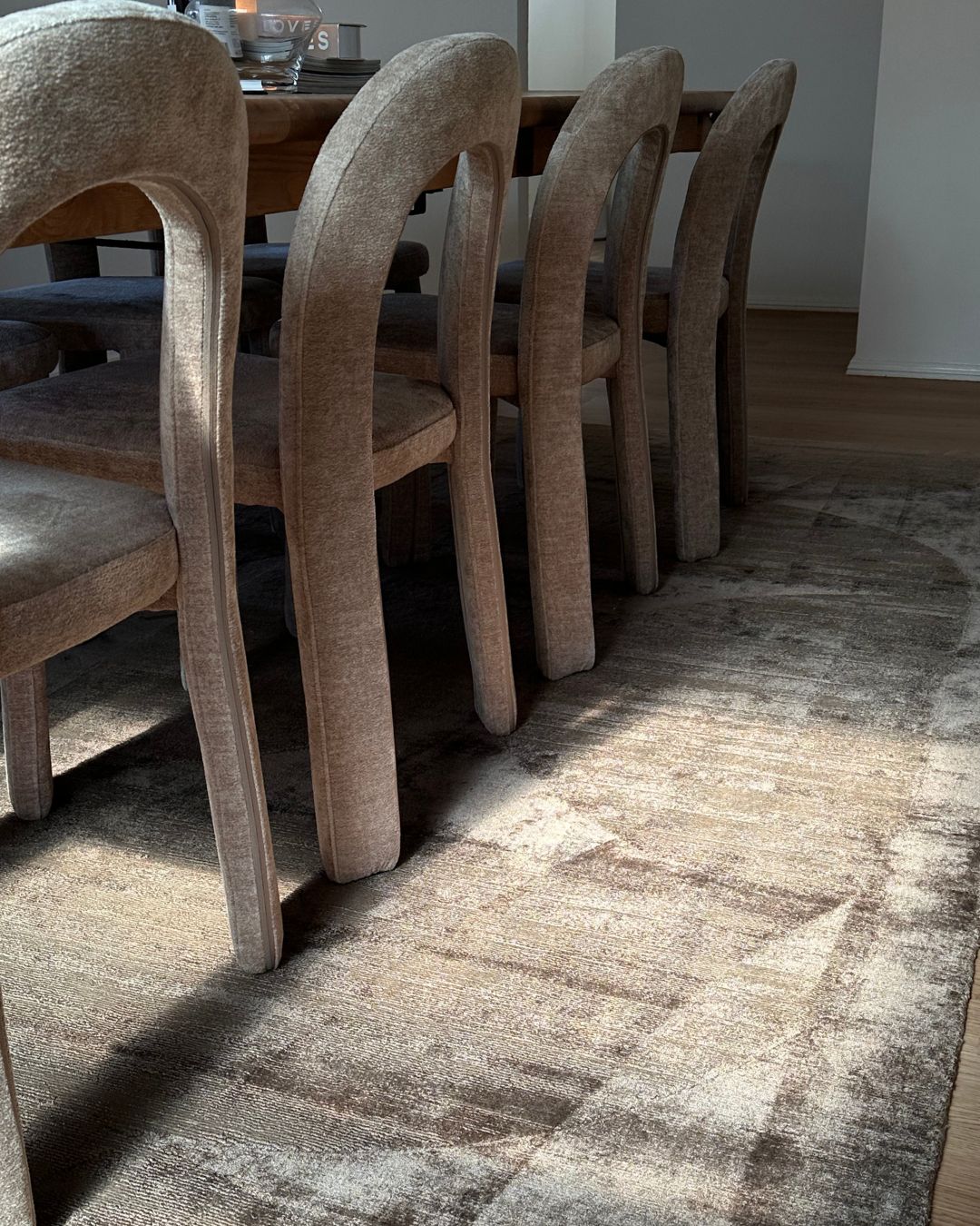 Gowana Brown Hourglass Viscose Rug