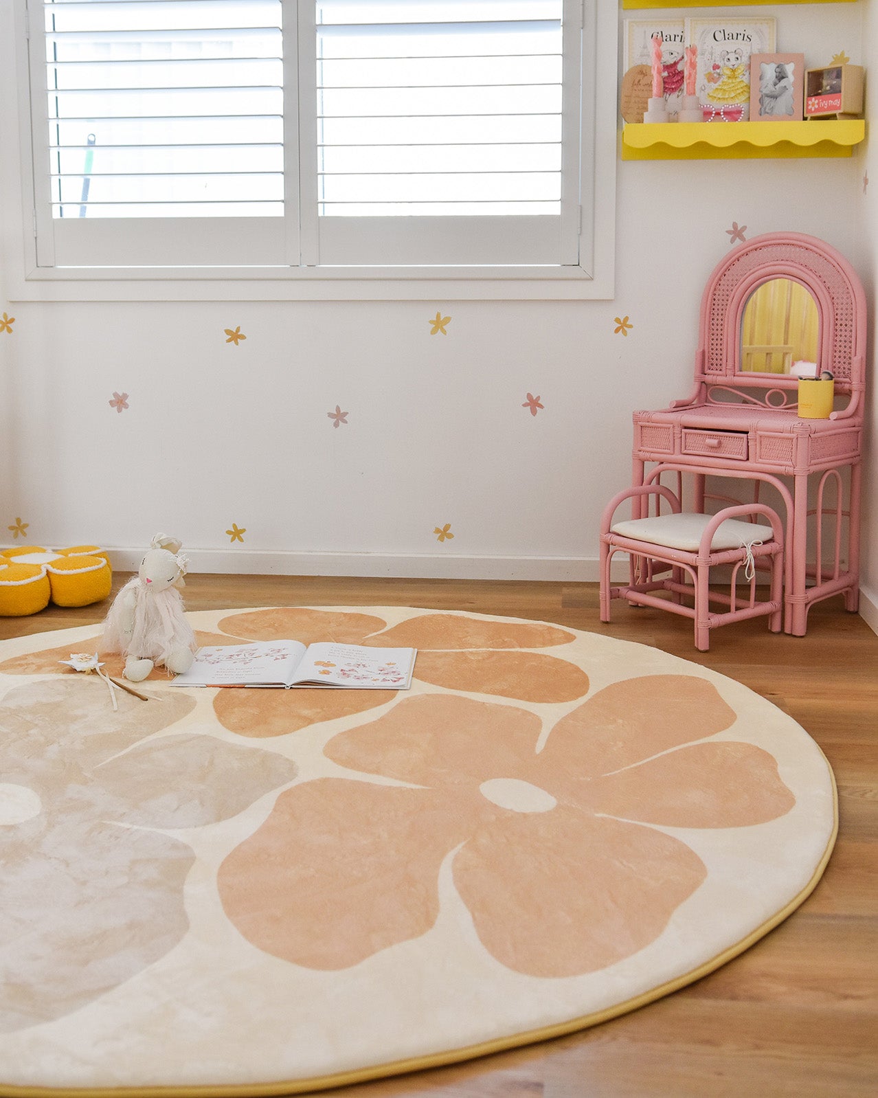 Gwen Yellow Flowers Rollie Pollie Round Playmat