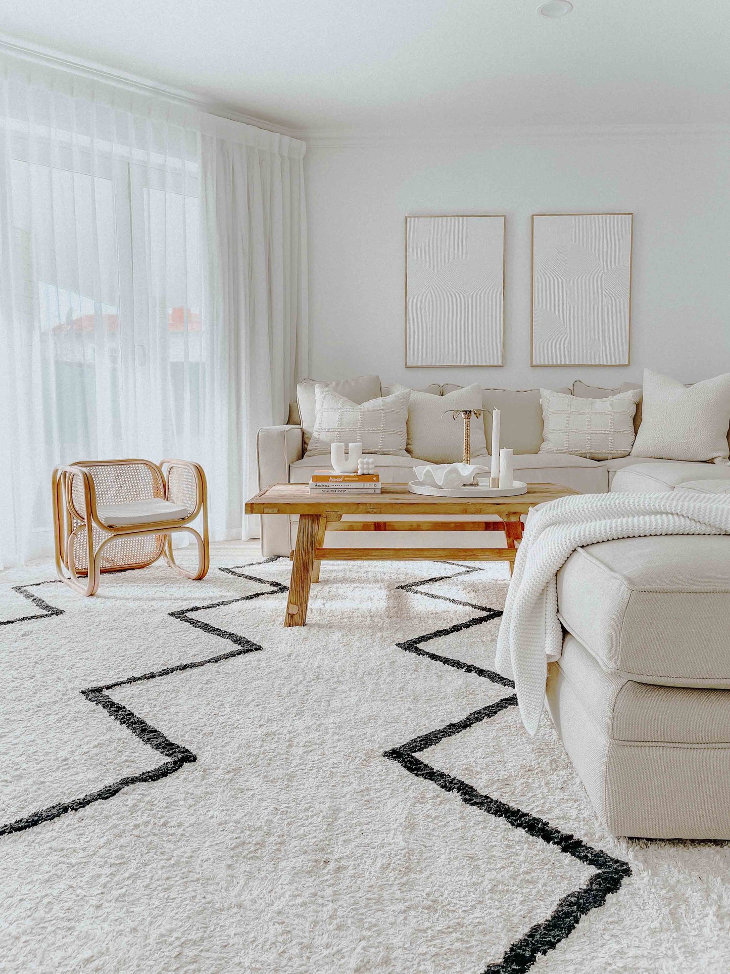 Hayley Black and Ivory Tribal Washable Berber Rug