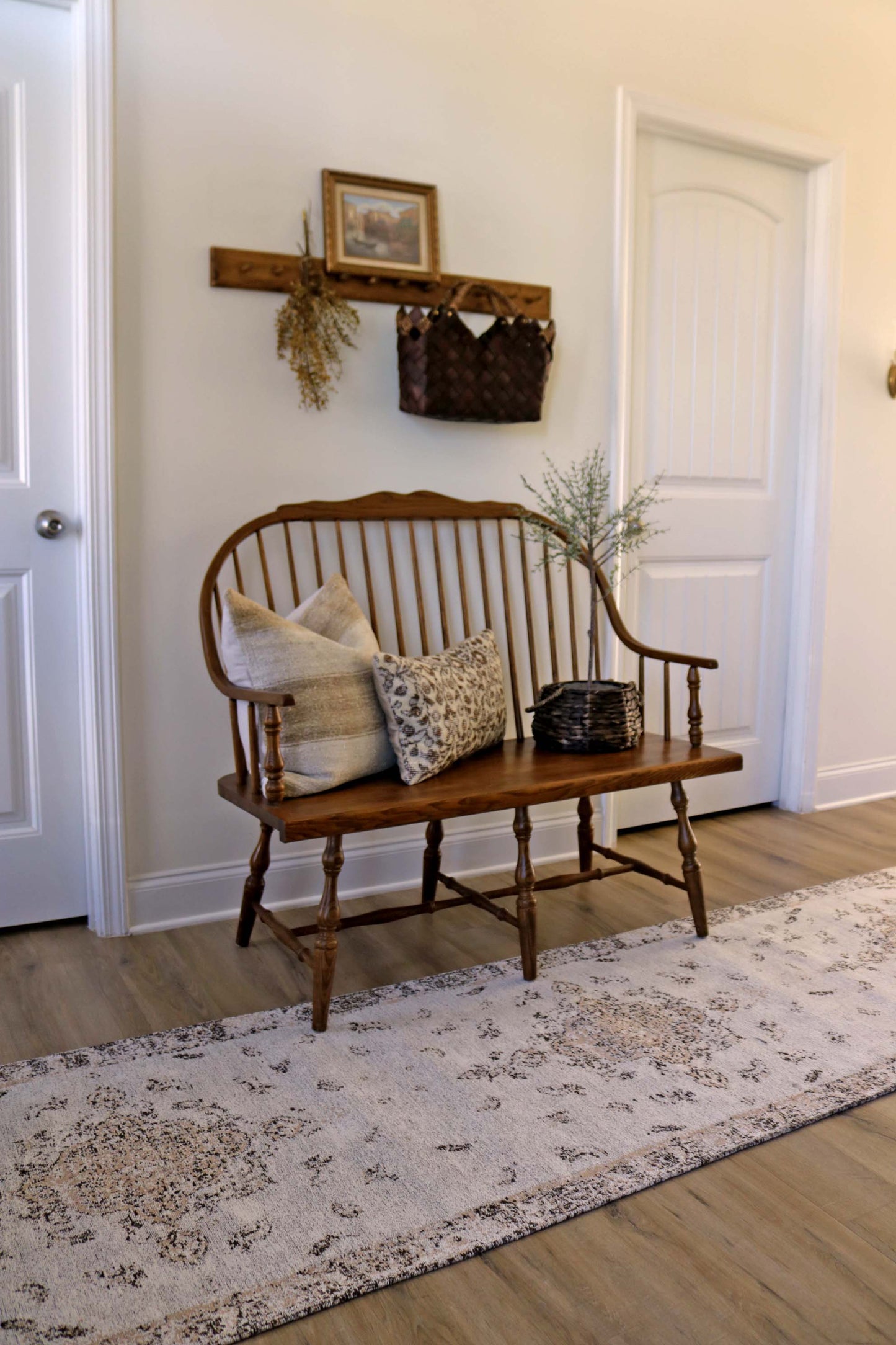 Helena White and Peach Turkish Style Distressed Runner Rug