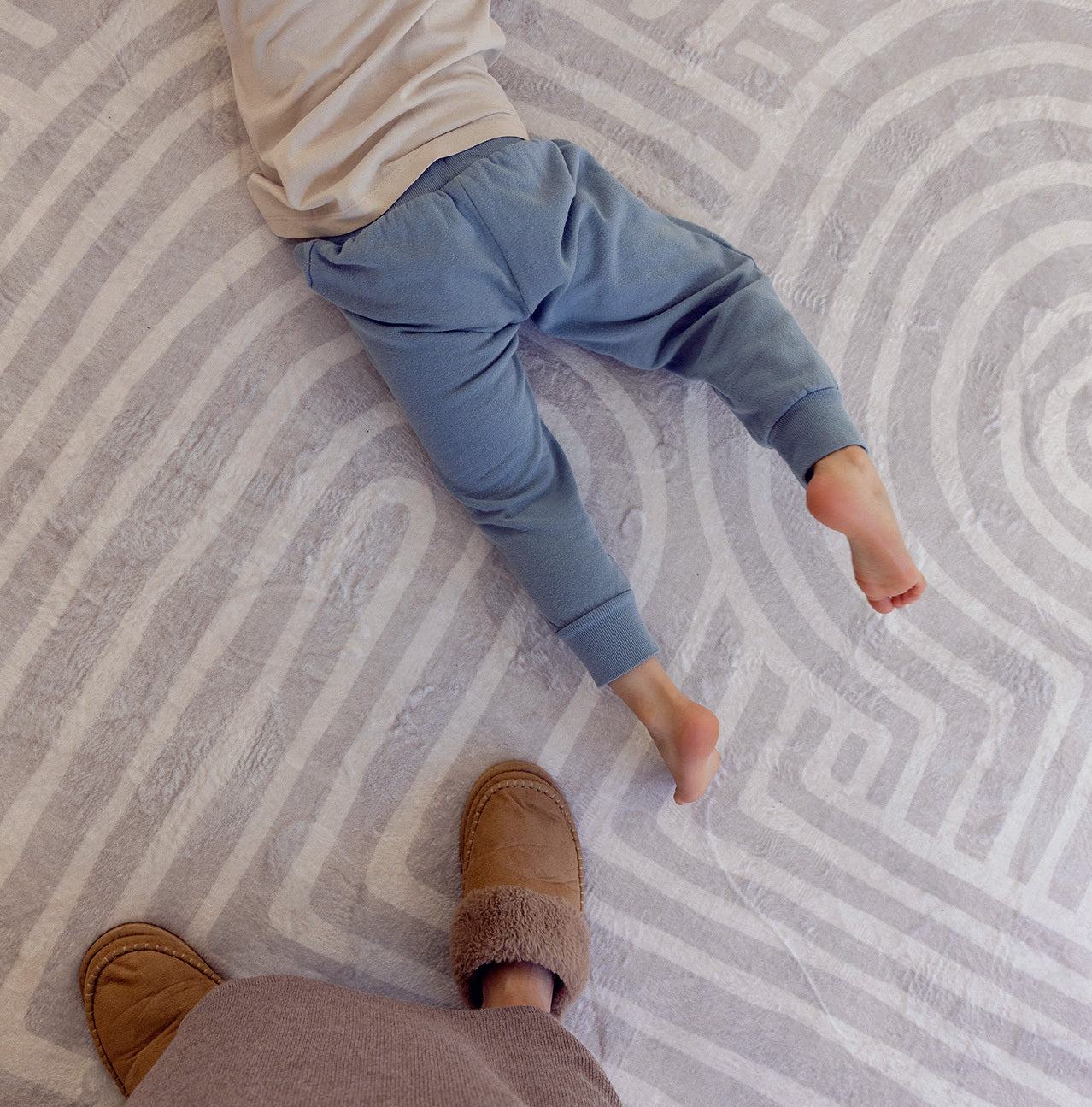 Idra Neutral Abstract Rollie Pollie Playmat