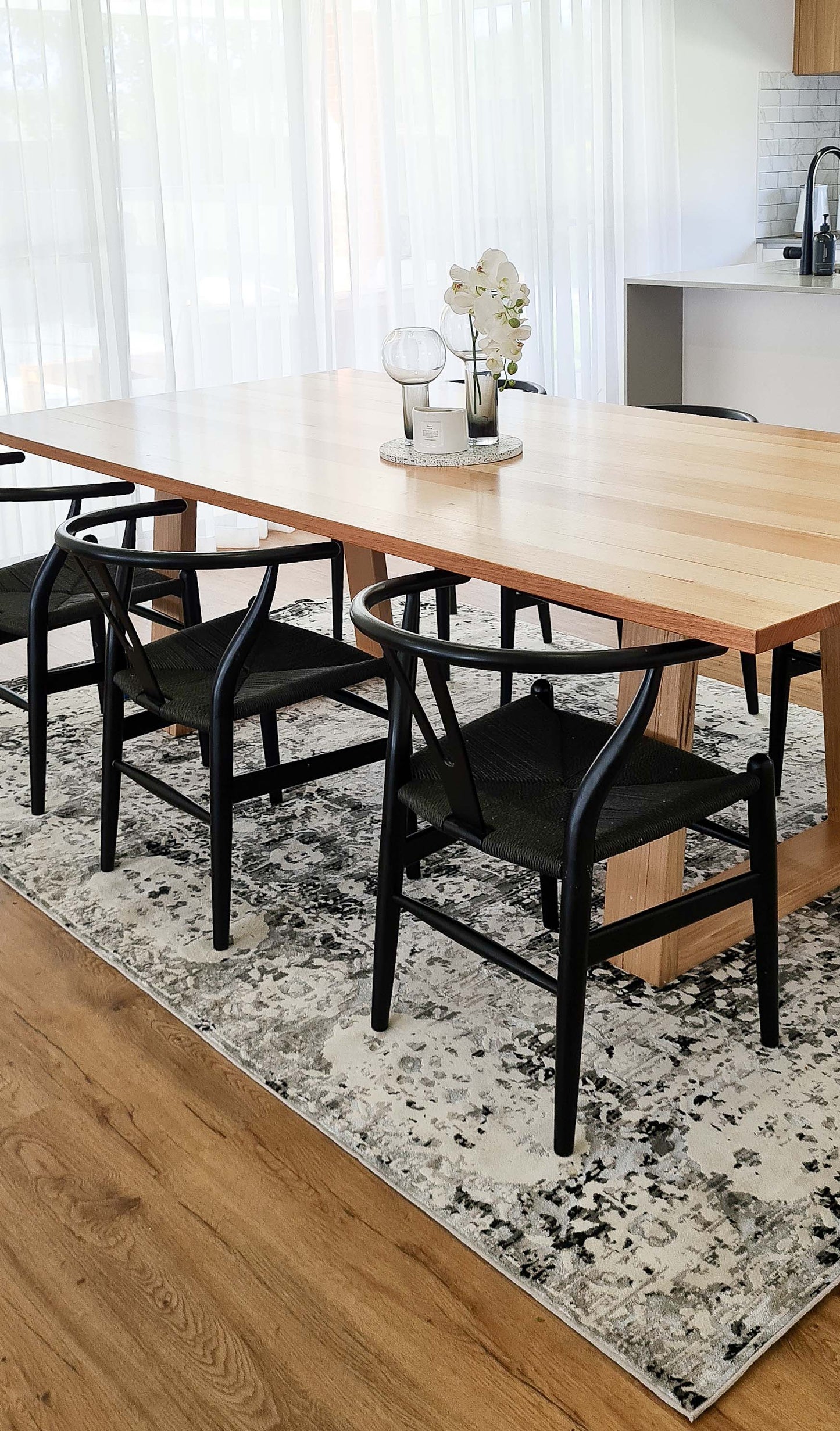 Imran Black Grey And Ivory Traditional Distressed Rug