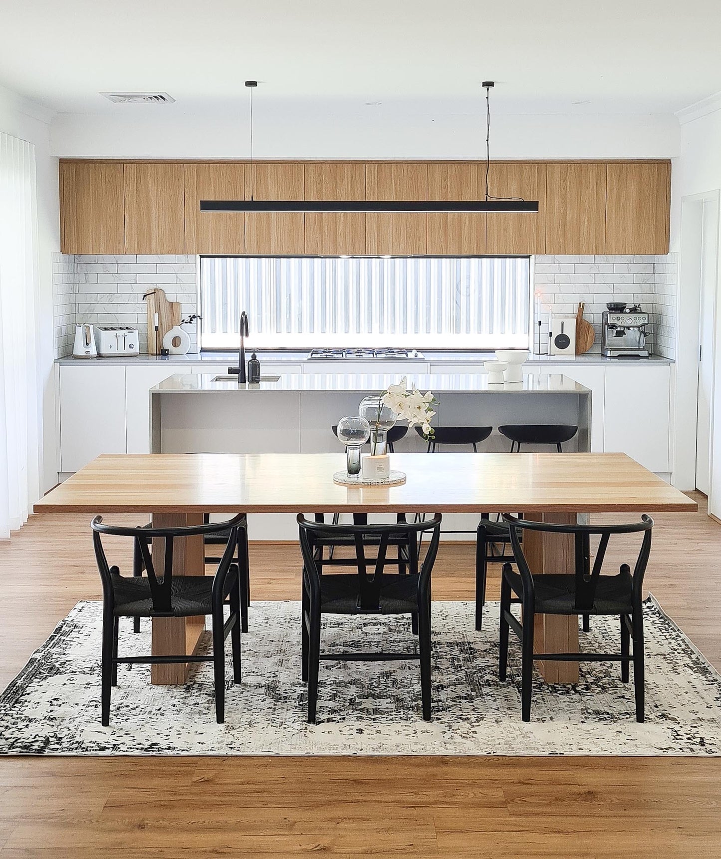 Imran Black Grey And Ivory Traditional Distressed Rug