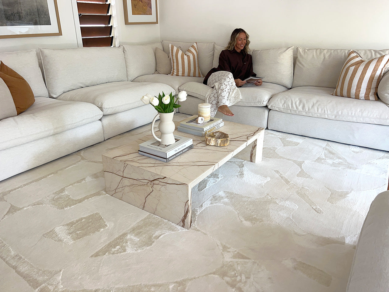 Izar Neutral Abstract Rug