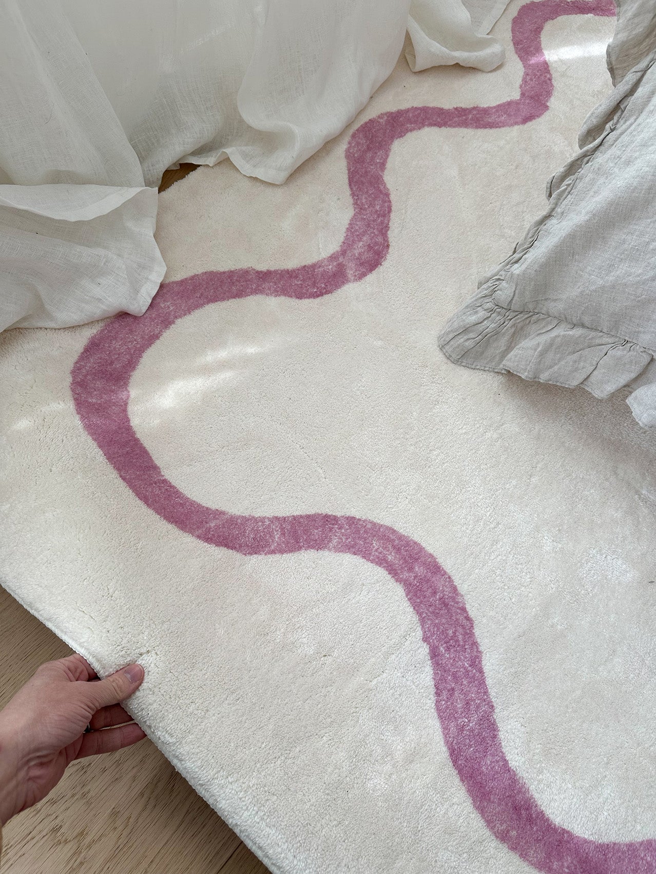 Juliana Pink and Cream Wiggle Bordered Washable Rug