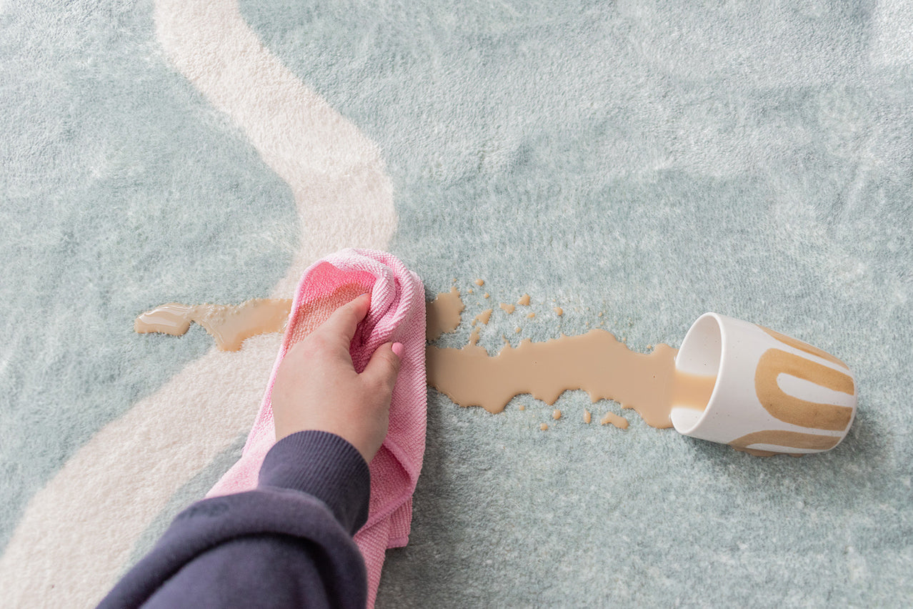 Kairo Green and Cream Wiggle Bordered Washable Rug