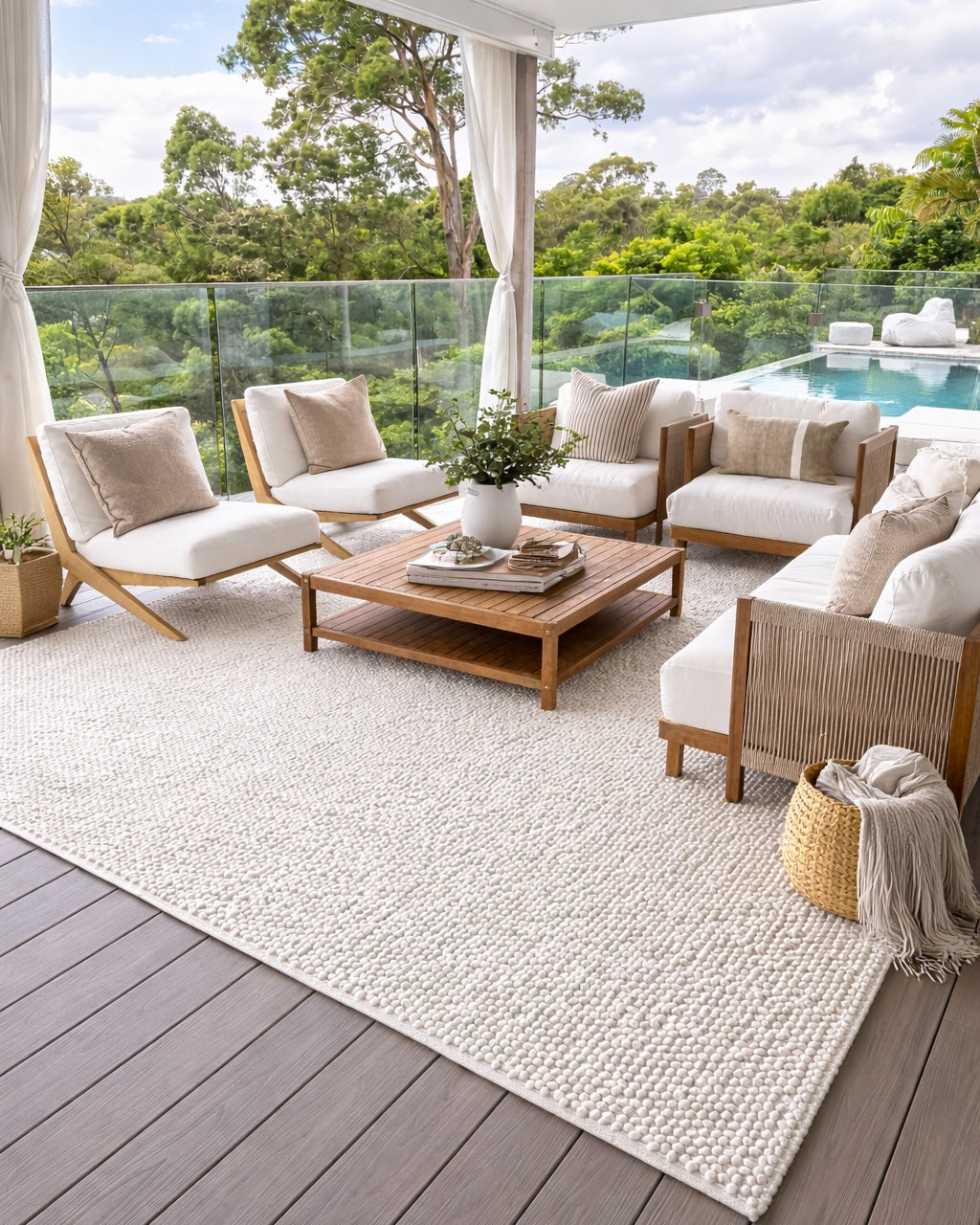 Looped Outdoor Rug Kirsi Ivory Looped Indoor Outdoor P.E.T Rug