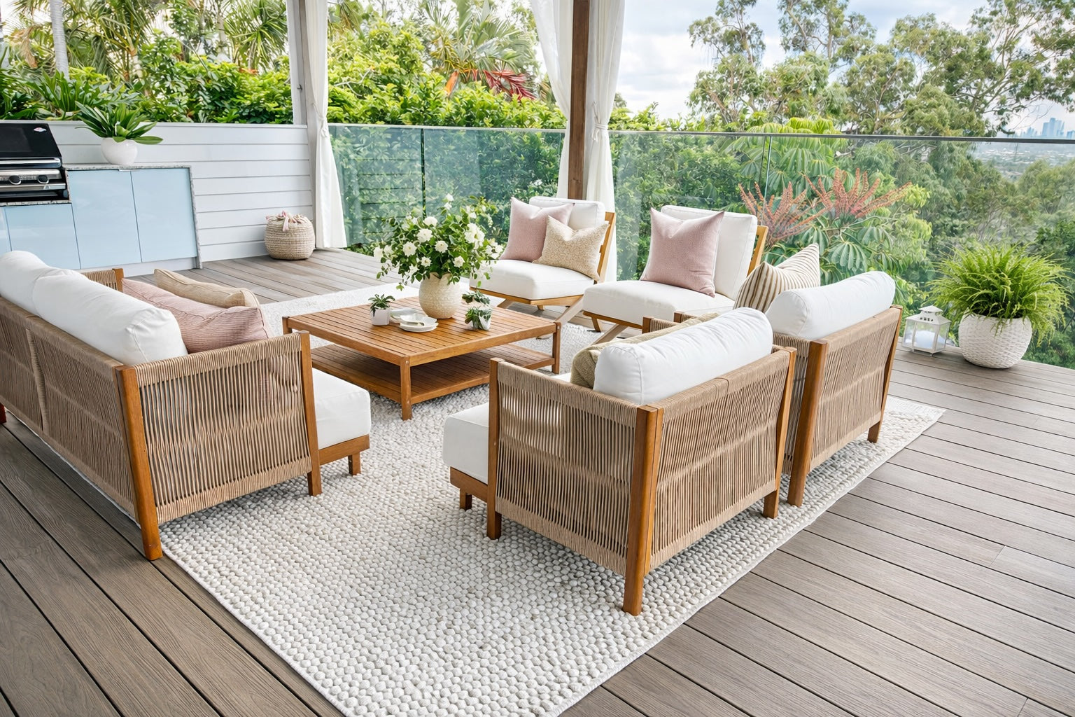 Looped Outdoor Rug Kirsi Ivory Looped Indoor Outdoor P.E.T Rug