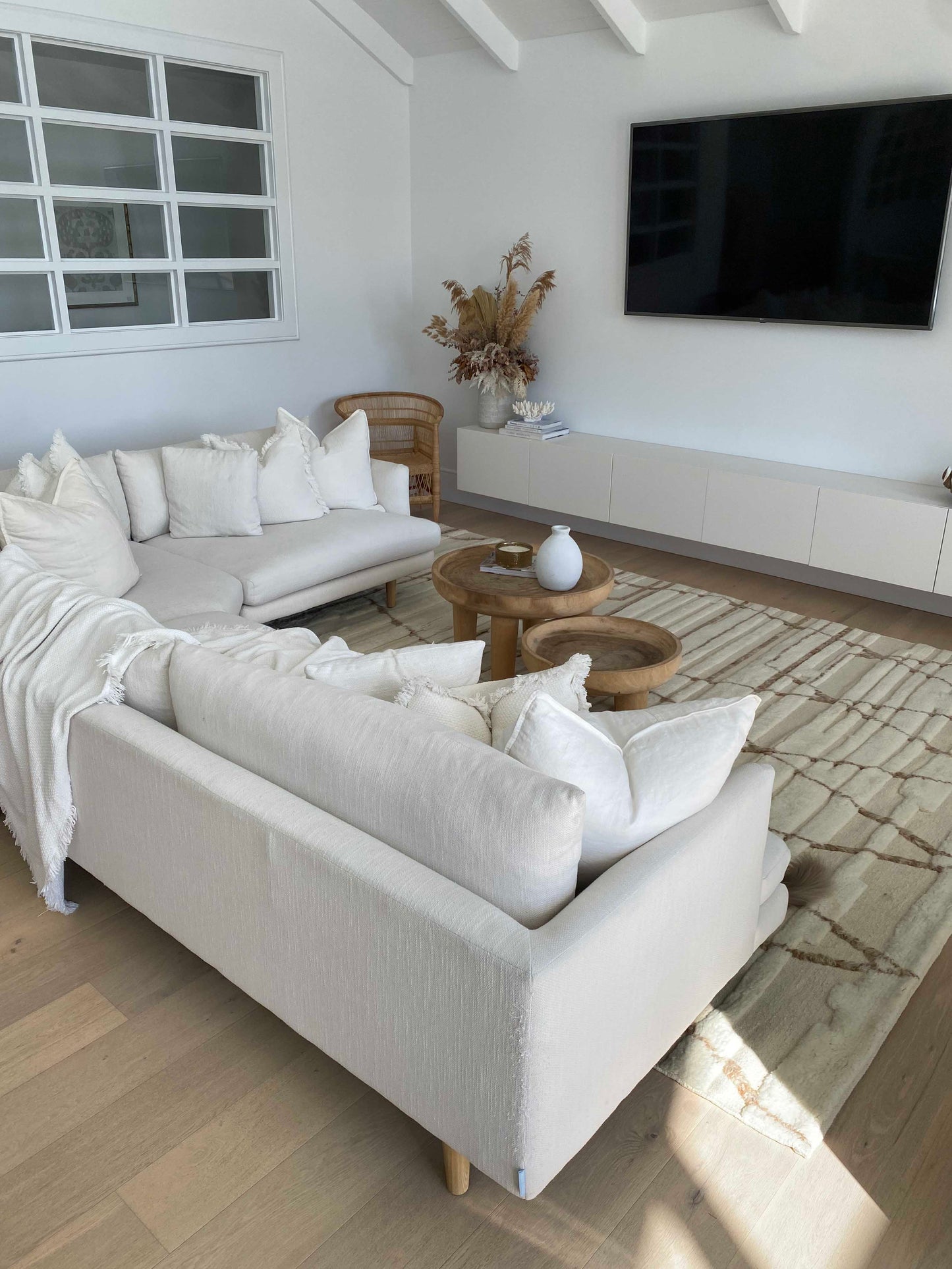 Leona Ivory Beige Tribal Wool Shag Rug