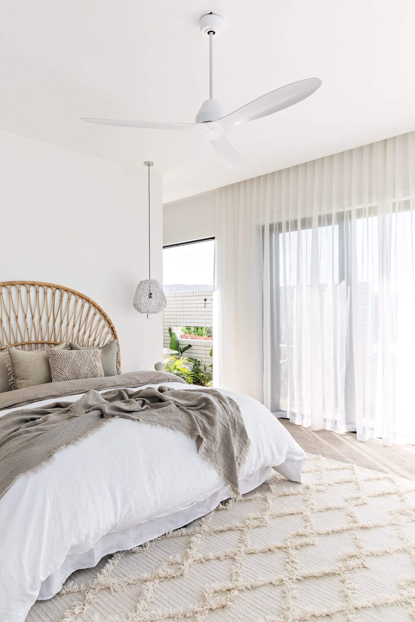 Lova Ivory Wool Rug