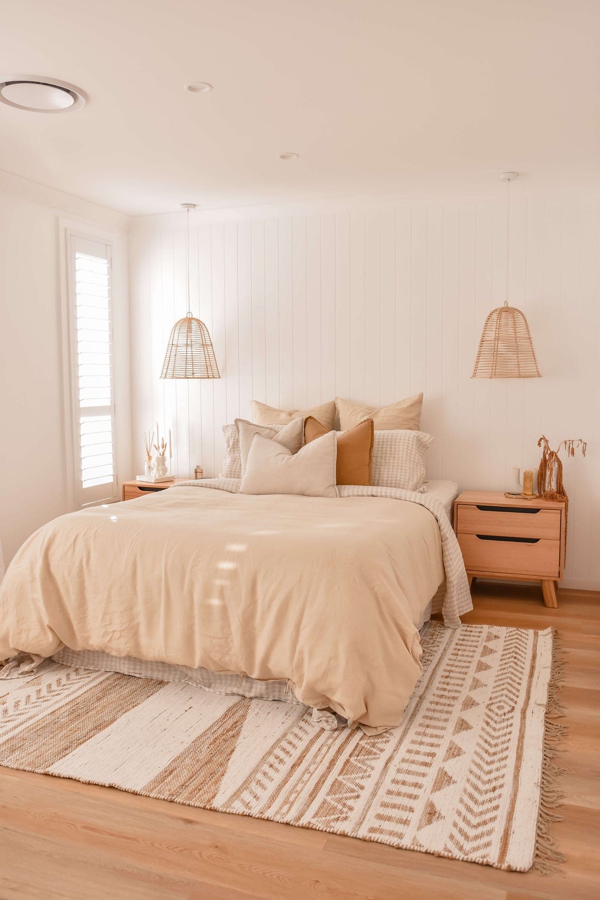 Marilia White and Natural Rug