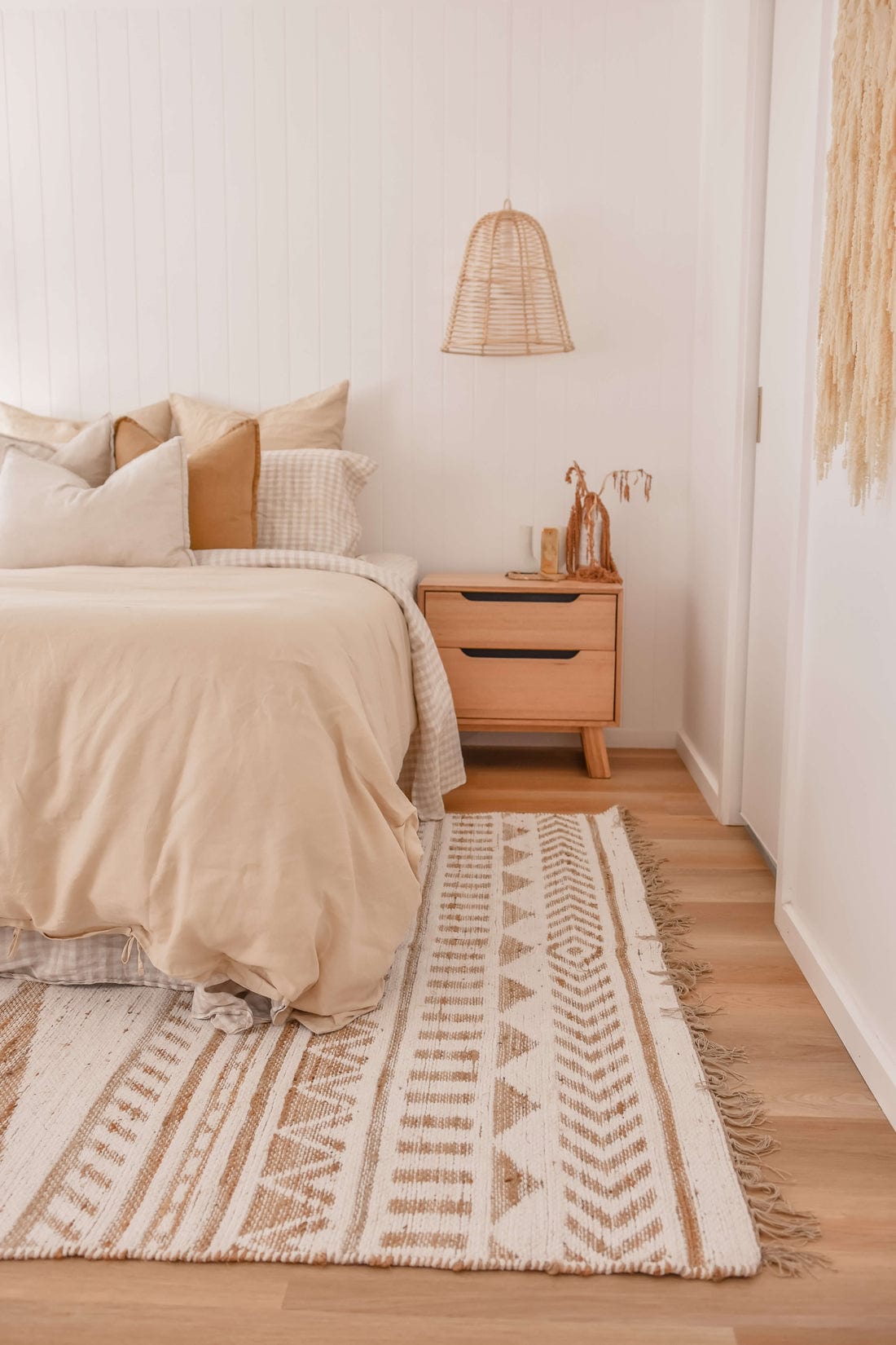 Marilia White and Natural Rug