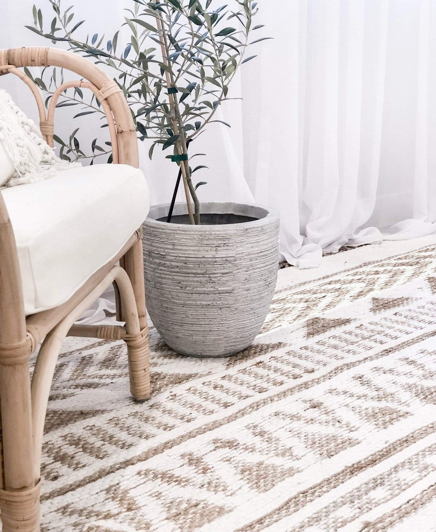 Marilia White and Natural Rug