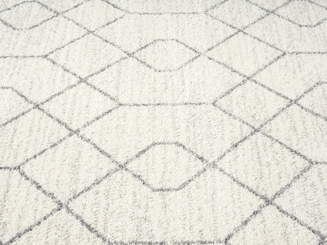 Neda Grey and Ivory Diamond Pattern Runner Rug