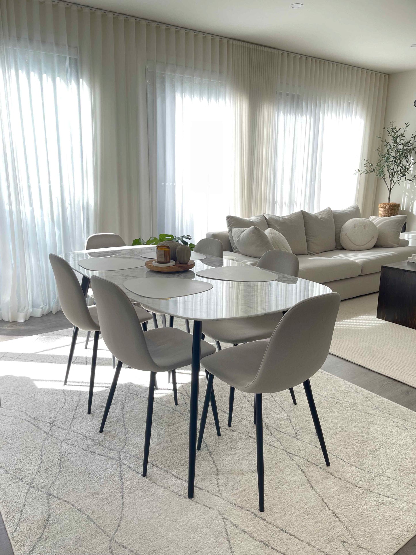 Neera Grey and Ivory Abstract Diamond Rug