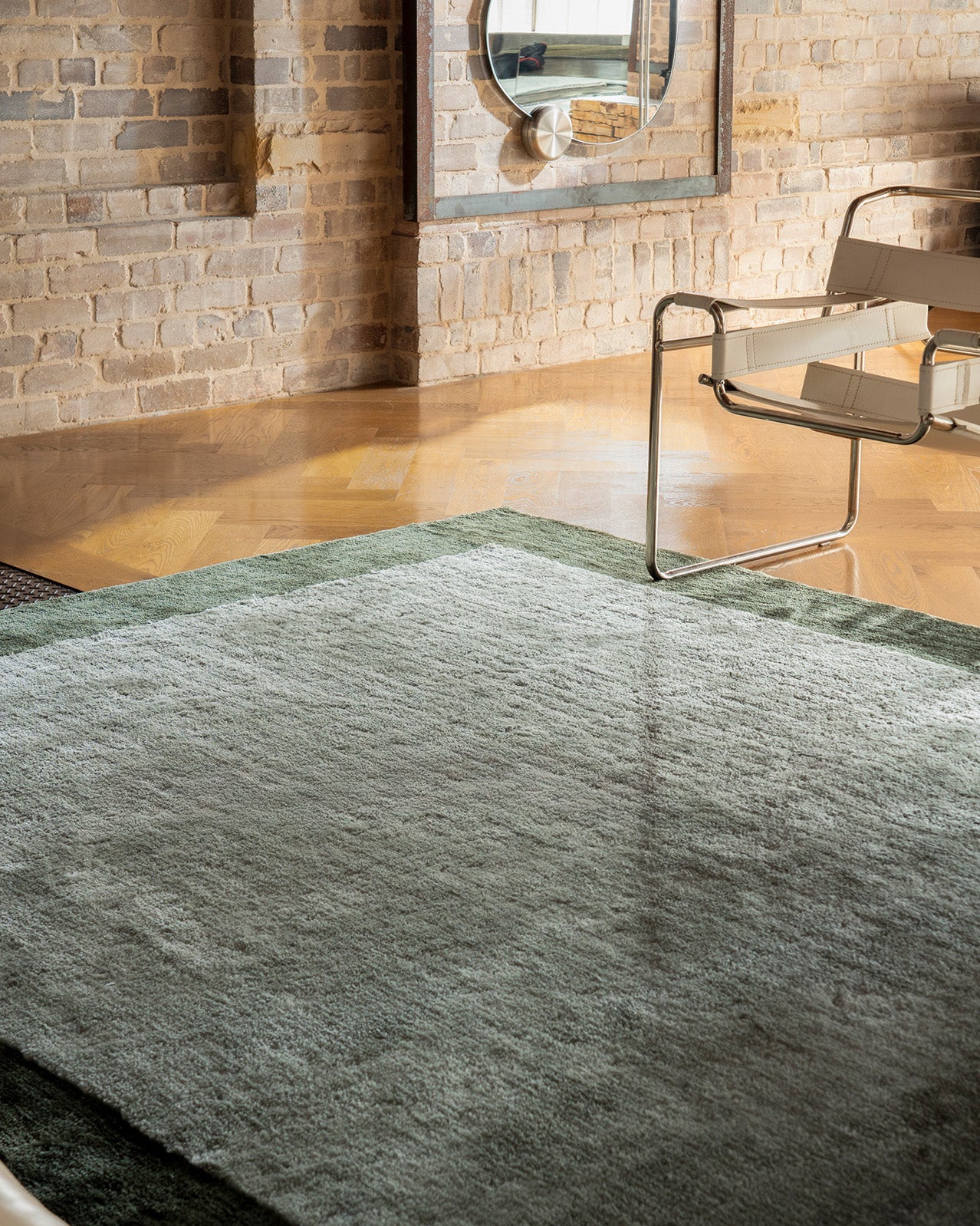 Nuria Dark Green Bordered Shag Rug