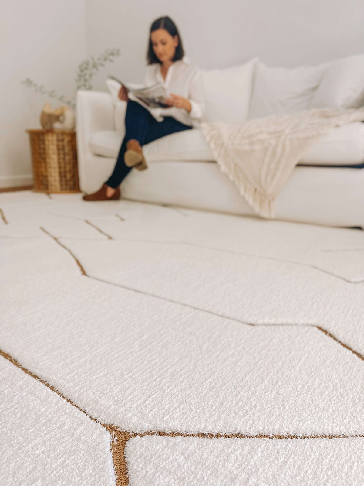 Nyla Cream and Gold Tribal Shag Rug